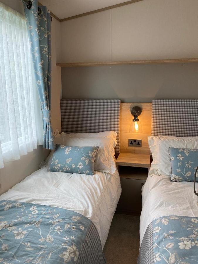 Lake District Prestige Caravan, 3 Bedrooms, Sleeps 8 On Haven Holiday Park Flookburgh ภายนอก รูปภาพ