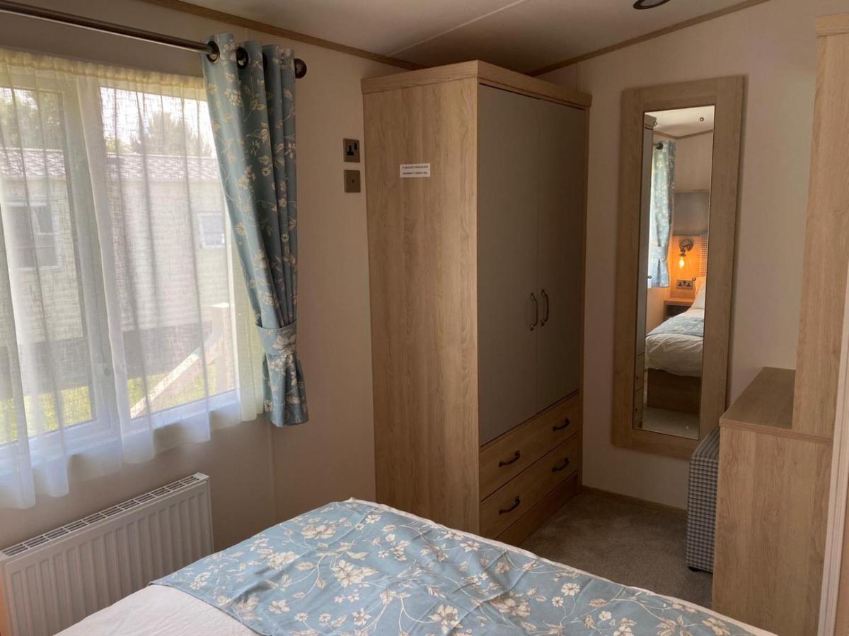 Lake District Prestige Caravan, 3 Bedrooms, Sleeps 8 On Haven Holiday Park Flookburgh ภายนอก รูปภาพ