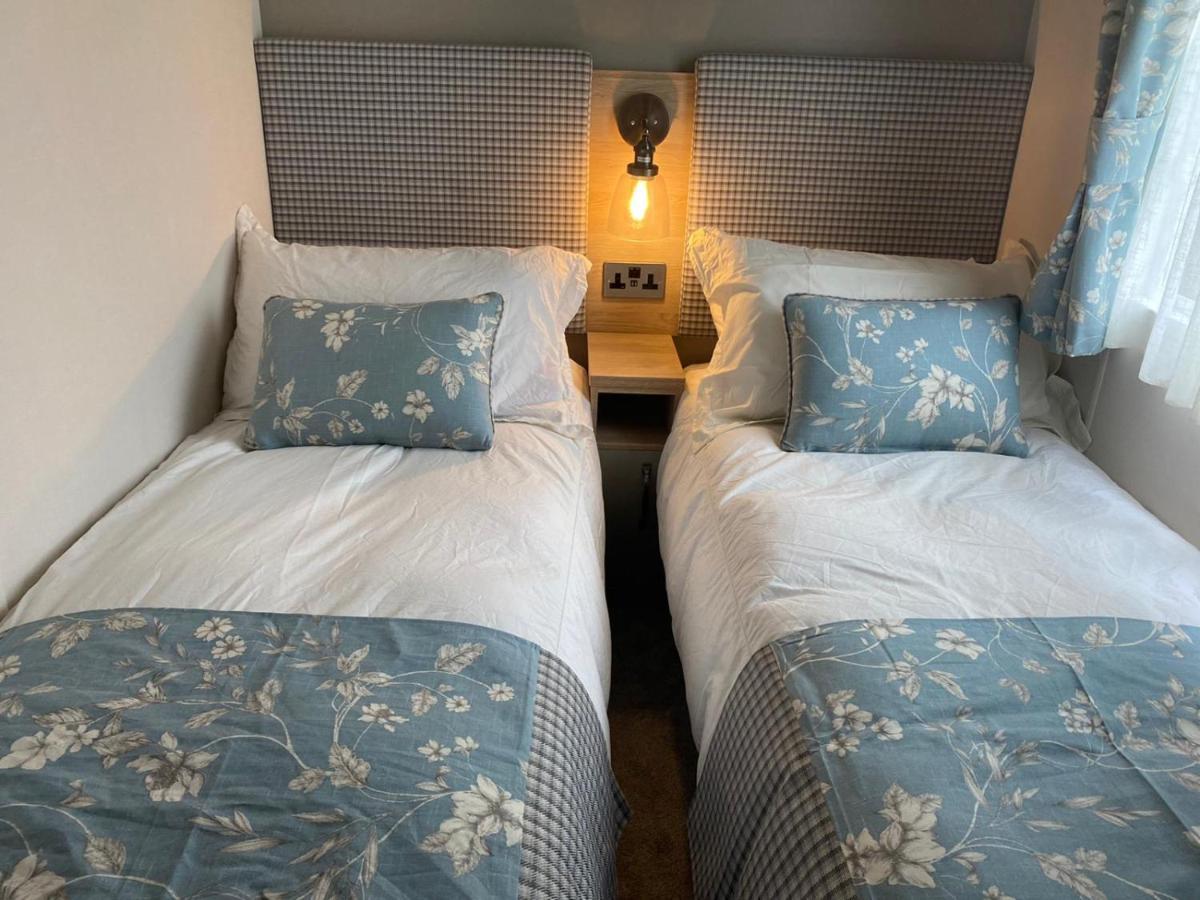Lake District Prestige Caravan, 3 Bedrooms, Sleeps 8 On Haven Holiday Park Flookburgh ภายนอก รูปภาพ