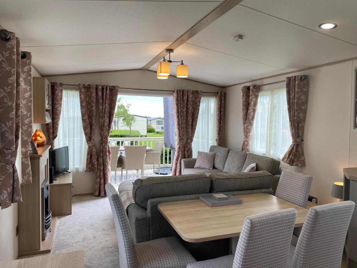 Lake District Prestige Caravan, 3 Bedrooms, Sleeps 8 On Haven Holiday Park Flookburgh ภายนอก รูปภาพ