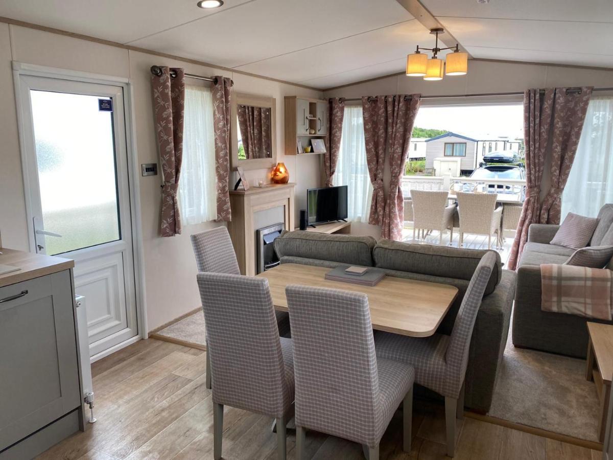 Lake District Prestige Caravan, 3 Bedrooms, Sleeps 8 On Haven Holiday Park Flookburgh ภายนอก รูปภาพ