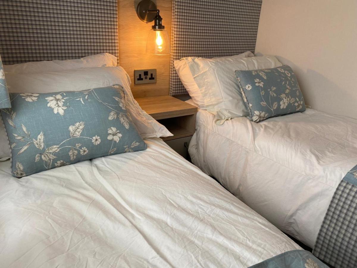 Lake District Prestige Caravan, 3 Bedrooms, Sleeps 8 On Haven Holiday Park Flookburgh ภายนอก รูปภาพ