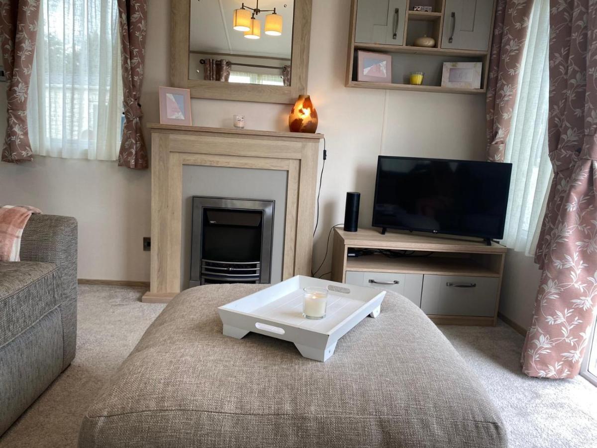 Lake District Prestige Caravan, 3 Bedrooms, Sleeps 8 On Haven Holiday Park Flookburgh ภายนอก รูปภาพ