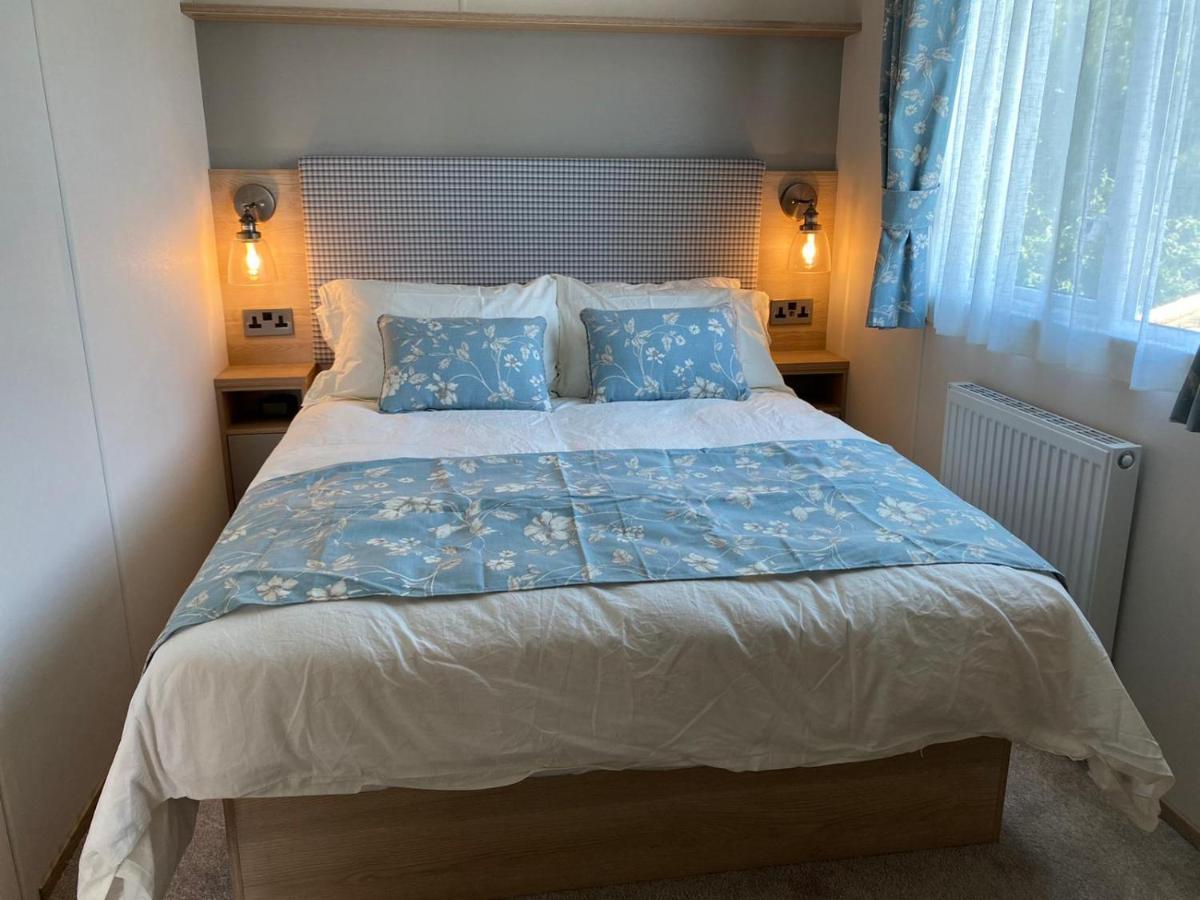 Lake District Prestige Caravan, 3 Bedrooms, Sleeps 8 On Haven Holiday Park Flookburgh ภายนอก รูปภาพ
